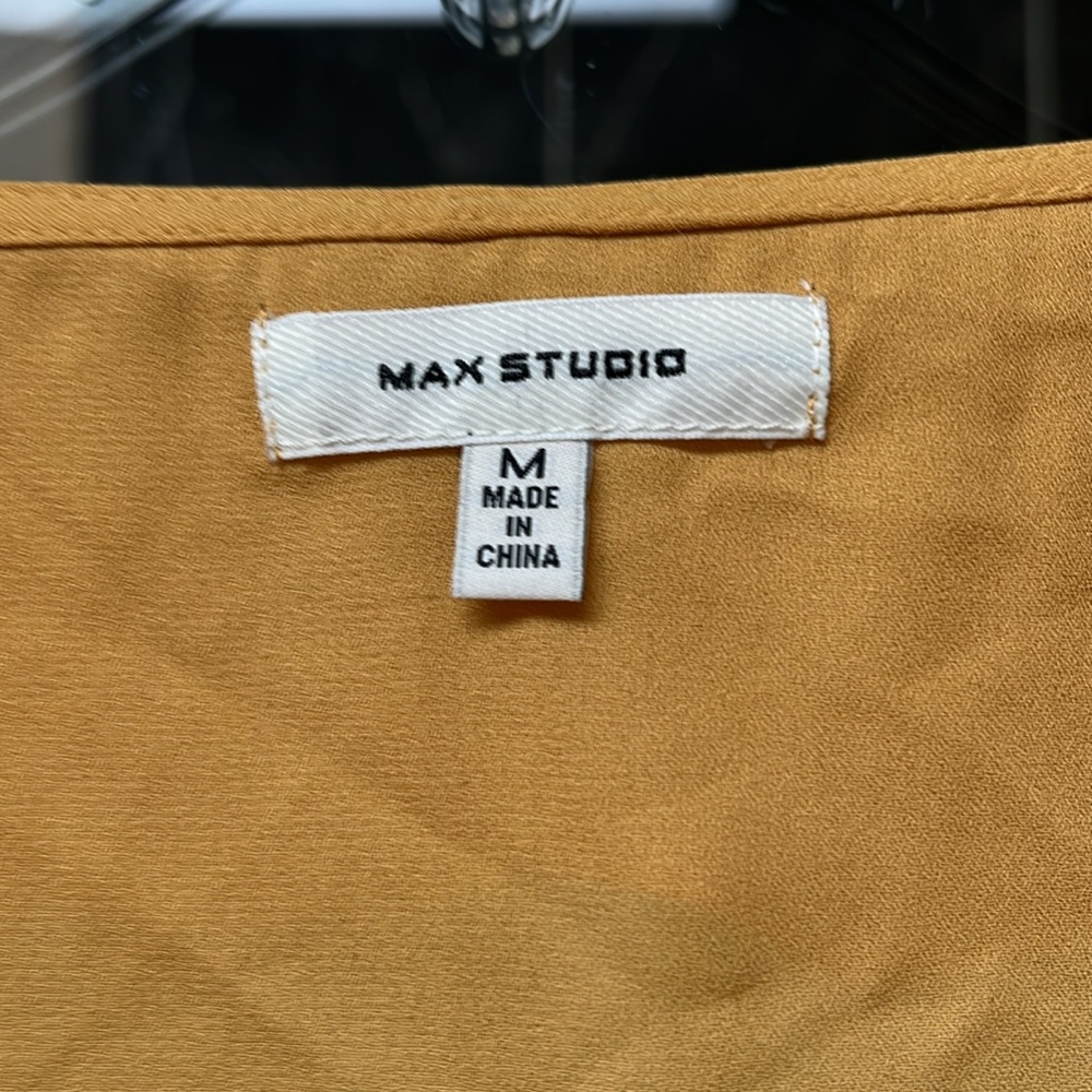 Max Studio yellow top, size M, NWOT. - Picture 4 of 6